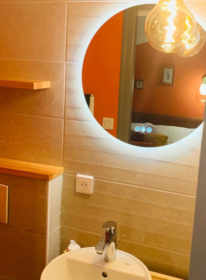 Hotel L'Escoundillou Saint-Jacques-des-Blats Esterno foto