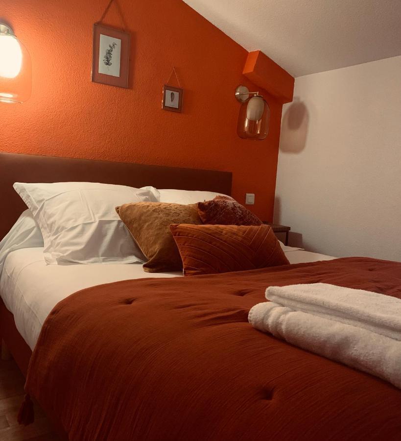Hotel L'Escoundillou Saint-Jacques-des-Blats Esterno foto