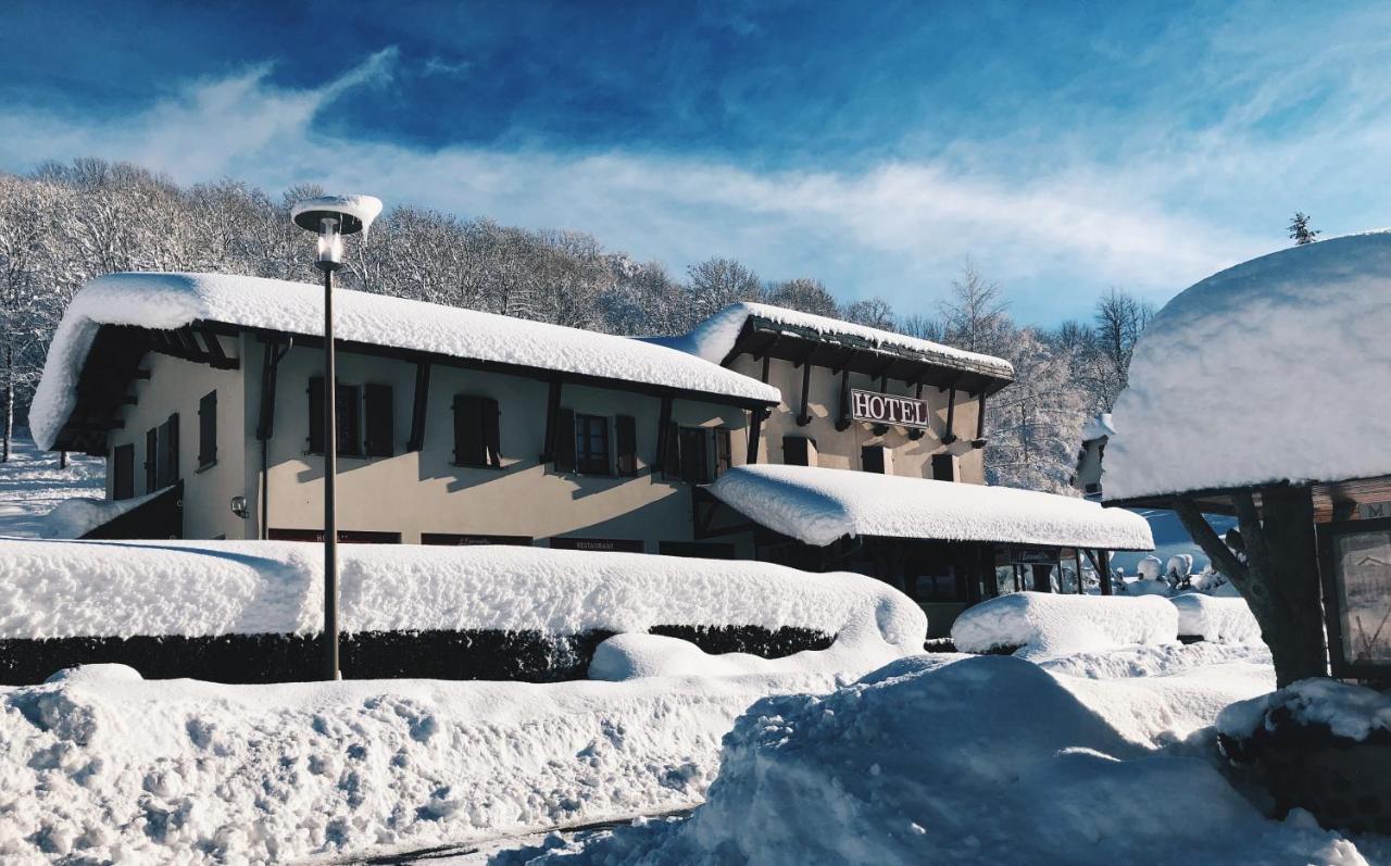 Hotel L'Escoundillou Saint-Jacques-des-Blats Esterno foto
