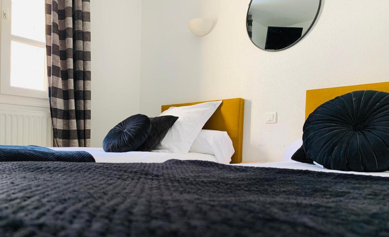 Hotel L'Escoundillou Saint-Jacques-des-Blats Esterno foto