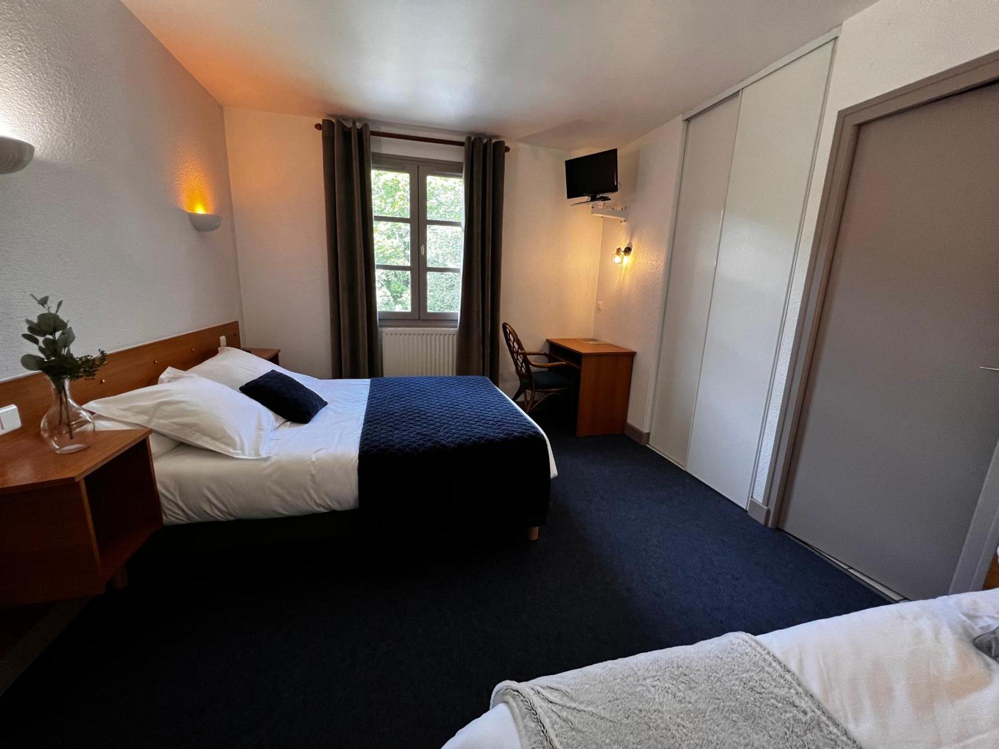 Hotel L'Escoundillou Saint-Jacques-des-Blats Esterno foto