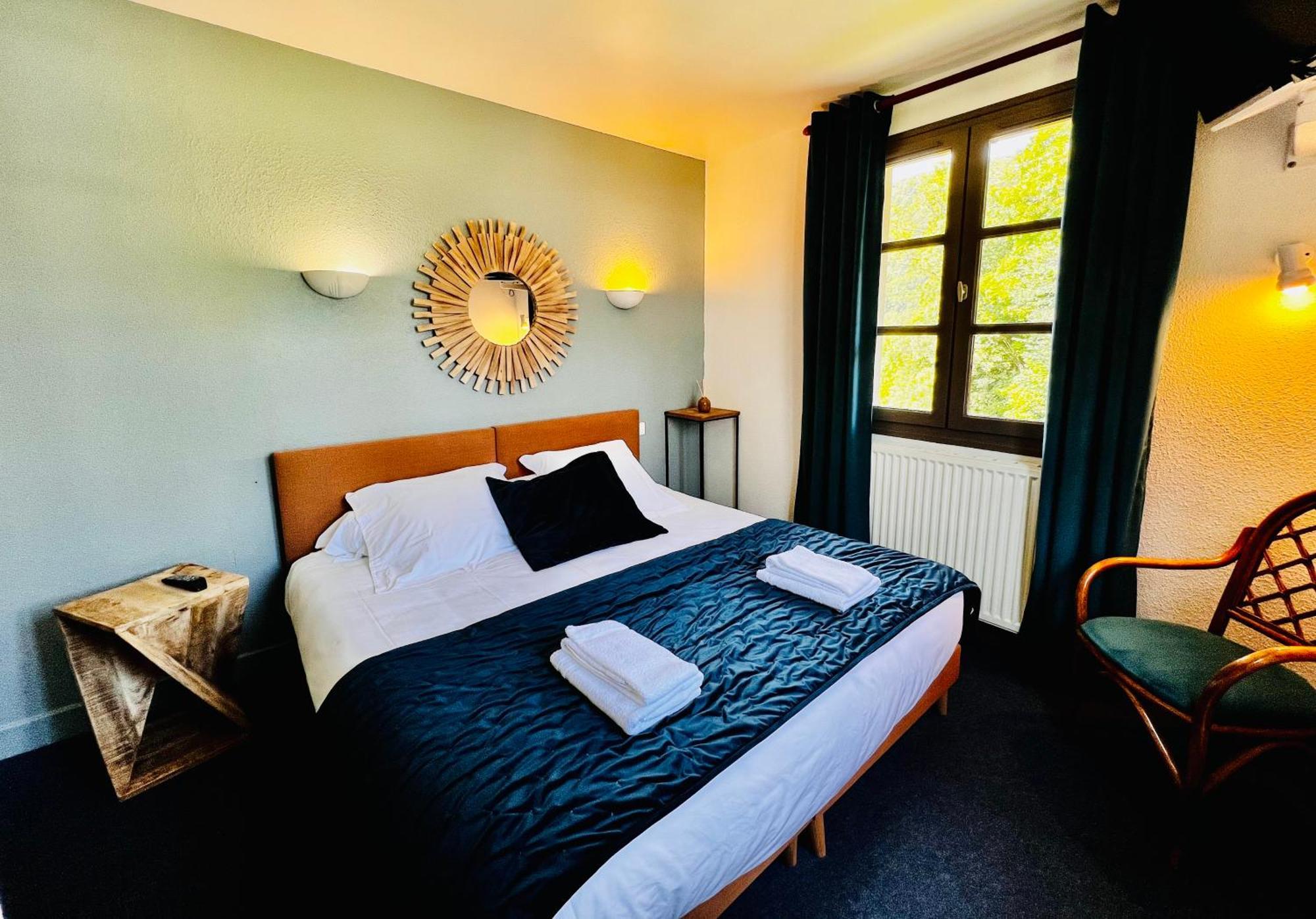 Hotel L'Escoundillou Saint-Jacques-des-Blats Esterno foto