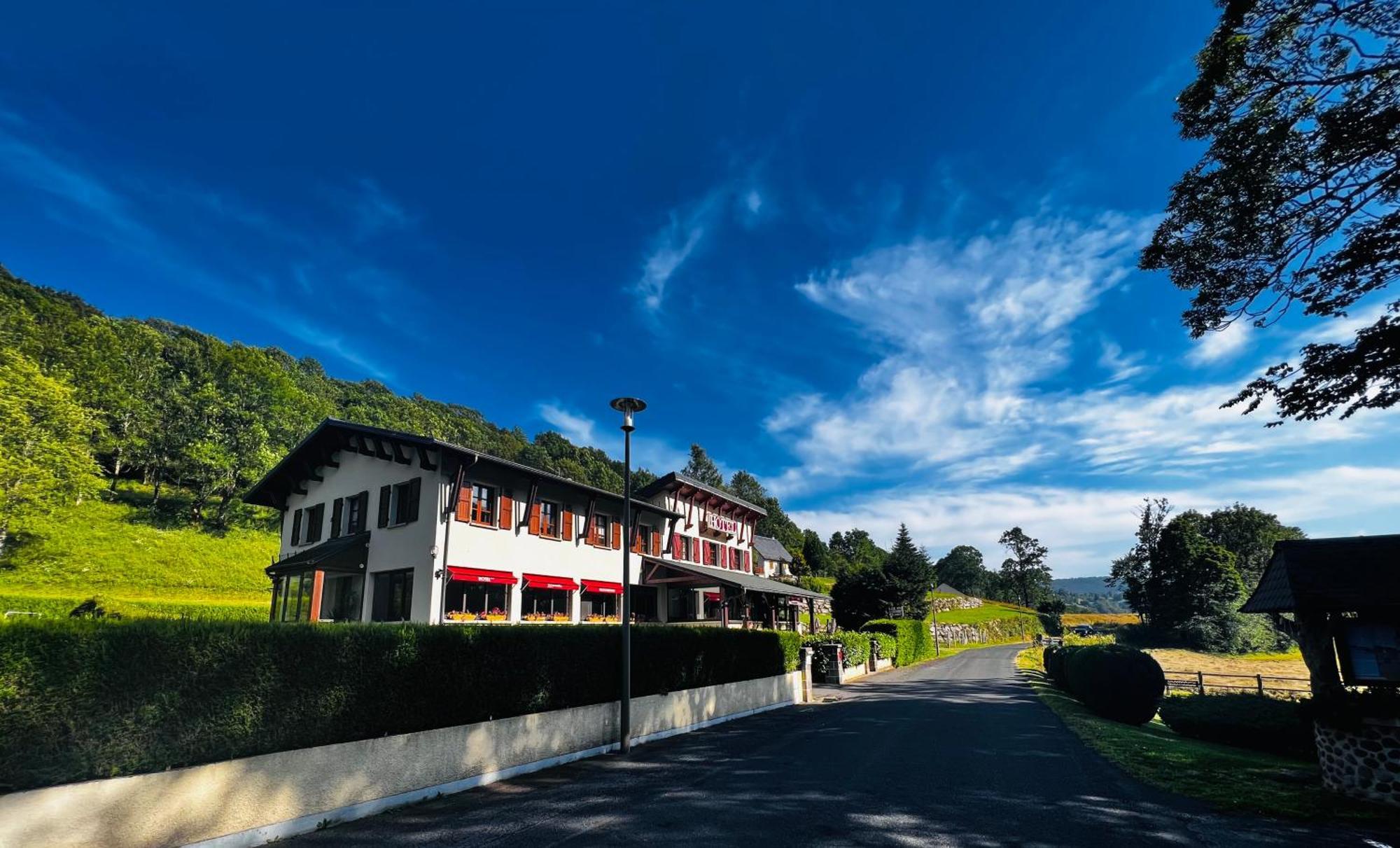 Hotel L'Escoundillou Saint-Jacques-des-Blats Esterno foto