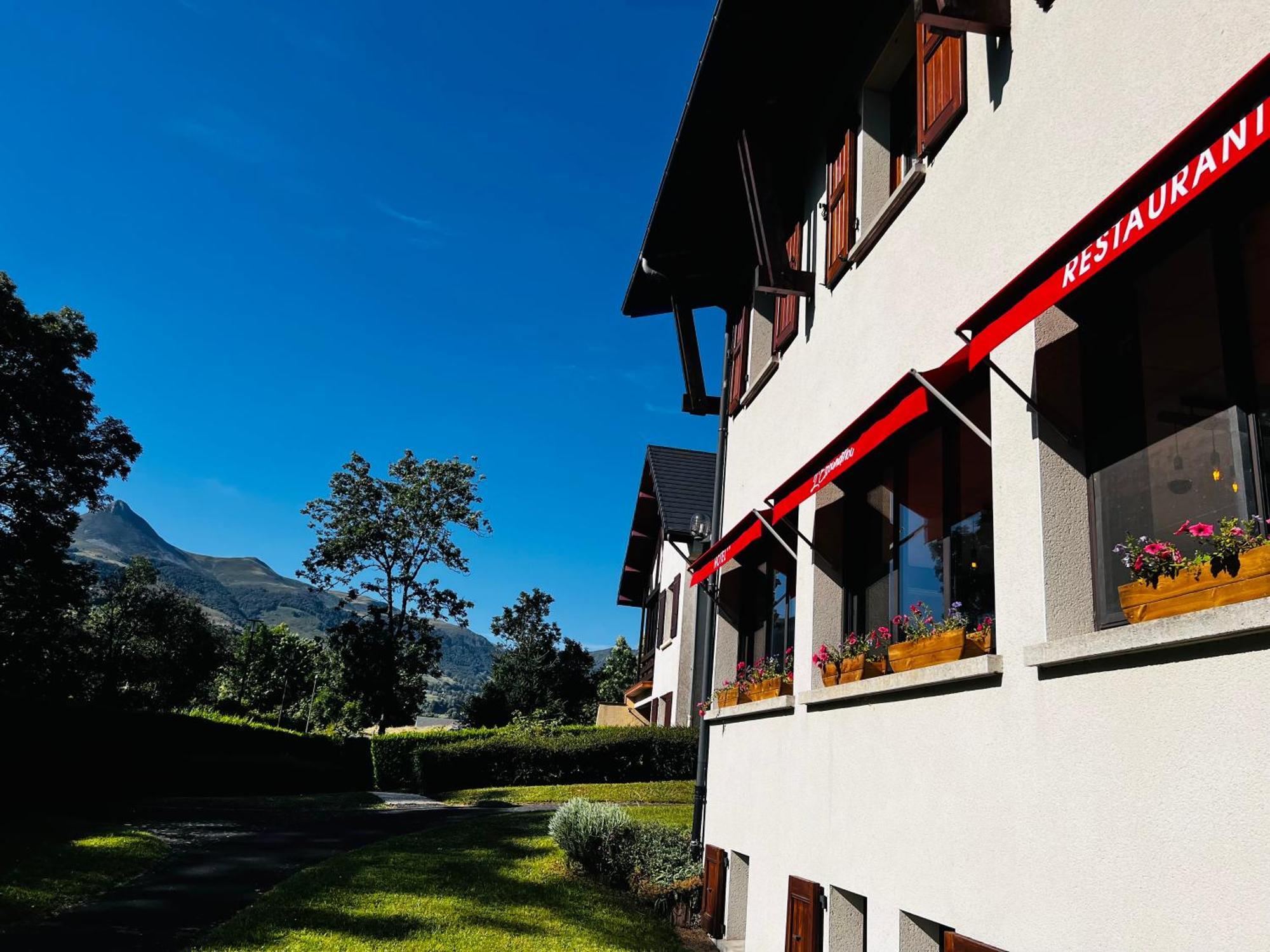 Hotel L'Escoundillou Saint-Jacques-des-Blats Esterno foto