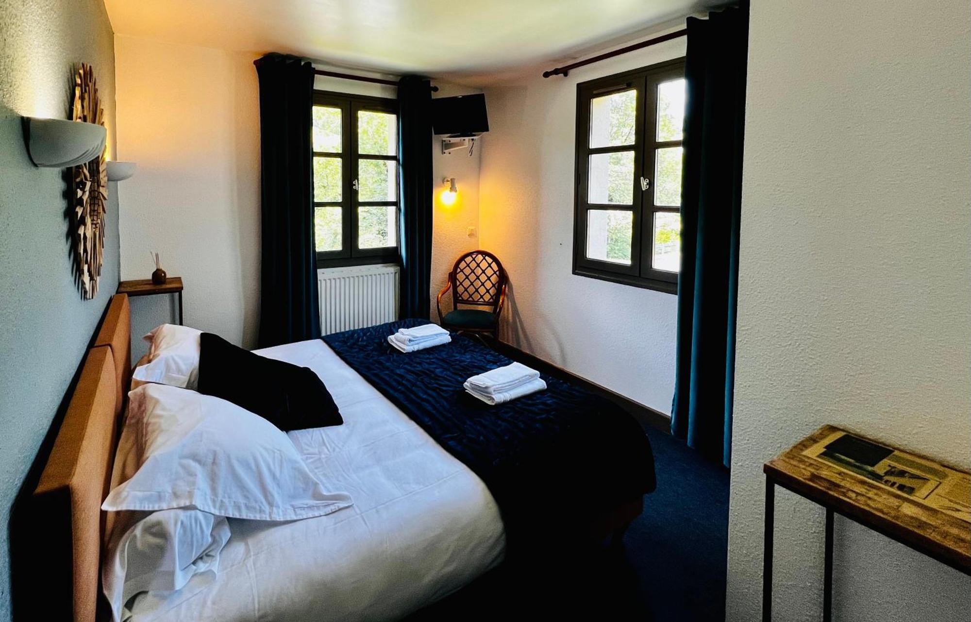 Hotel L'Escoundillou Saint-Jacques-des-Blats Esterno foto