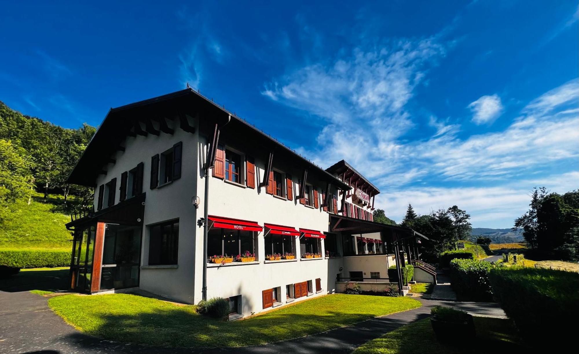 Hotel L'Escoundillou Saint-Jacques-des-Blats Esterno foto
